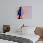 Oleander By Domus Mirus - Rooftop Cinema & Pool & 6min Walk To ヴィラ *