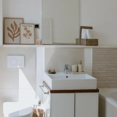 Vila Oleander By Domus Mirus - Rooftop Cinema & Pool & 6min Walk To