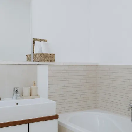 Vila Oleander By Domus Mirus - Rooftop Cinema & Pool & 6min Walk To *