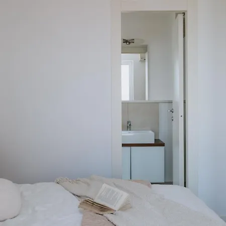 Oleander By Domus Mirus - Rooftop Cinema & Pool & 6min Walk To Vila