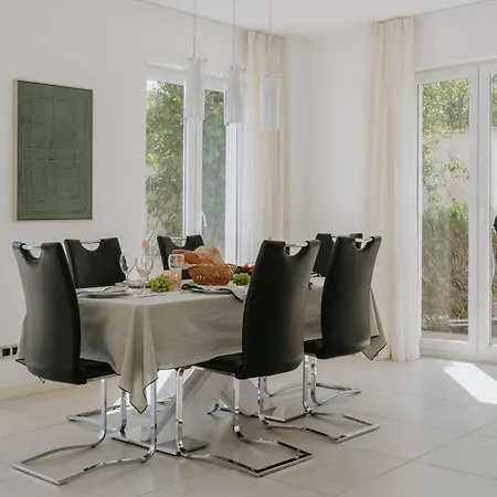 Oleander By Domus Mirus - Rooftop Cinema & Pool & 6min Walk To * Splitska
